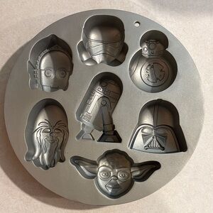 William Sonoma Star Wars Shaped Cake Pan